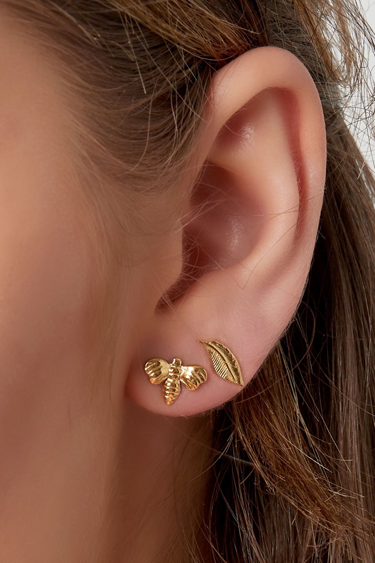 BEE studs