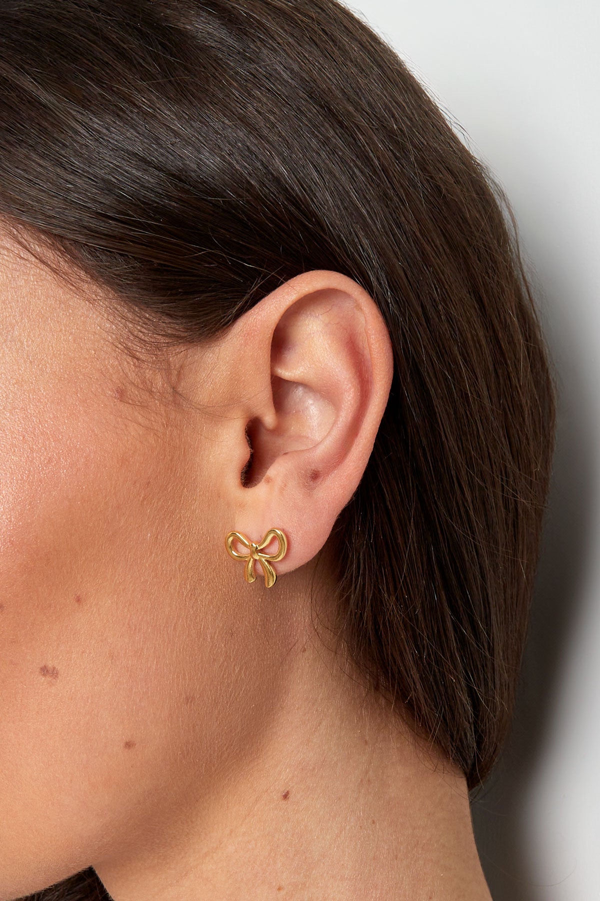 BOW studs