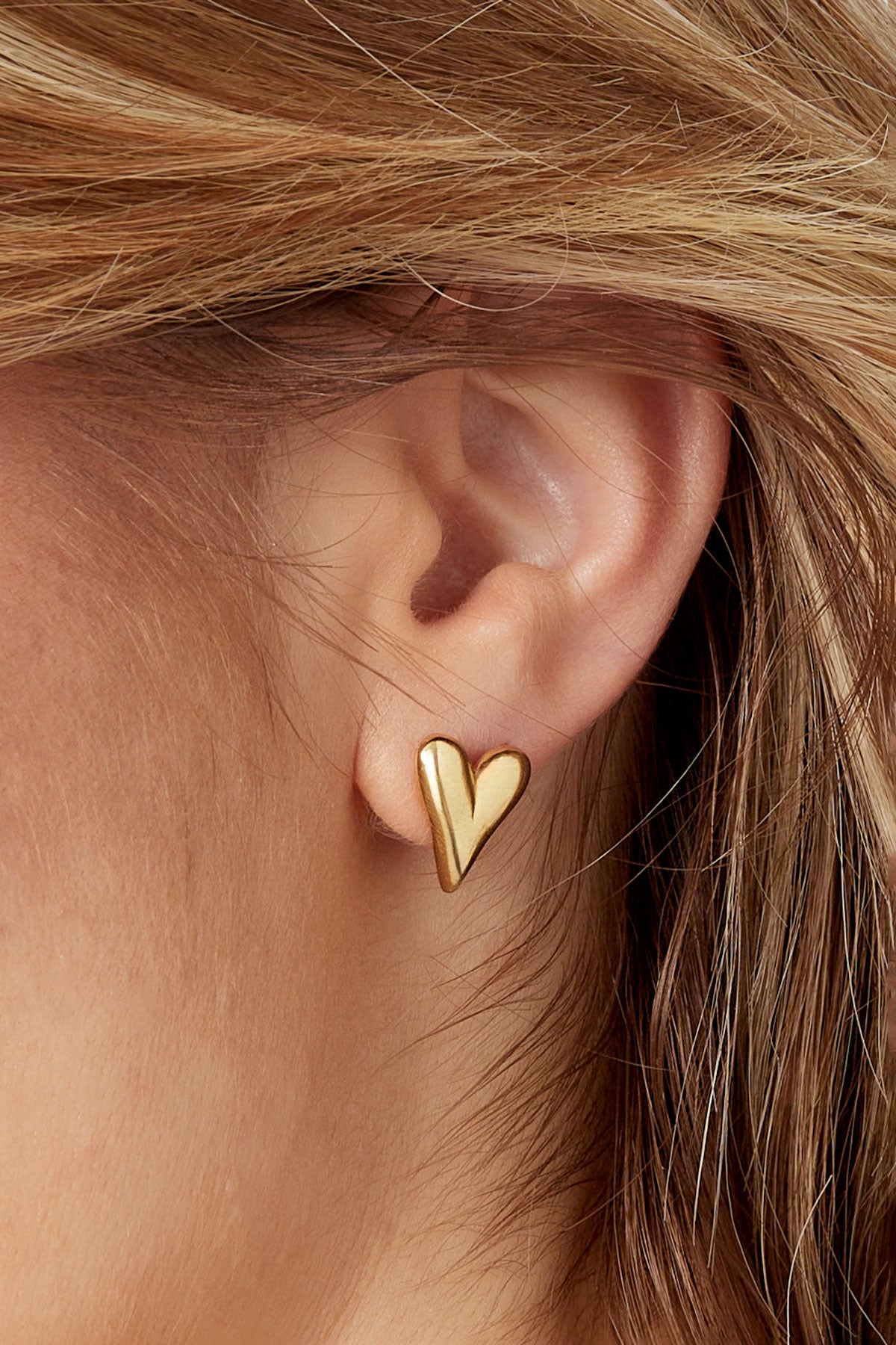 HEART studs
