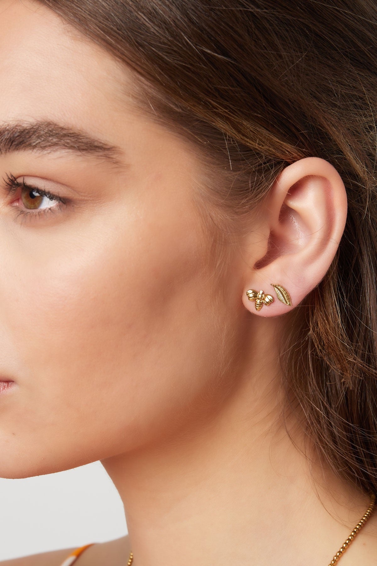 BEE studs