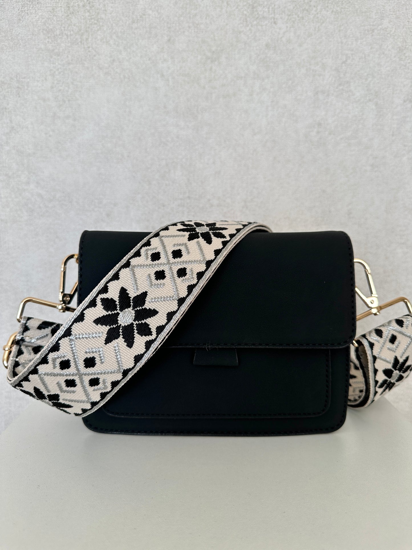 BLACK FLOWER strap