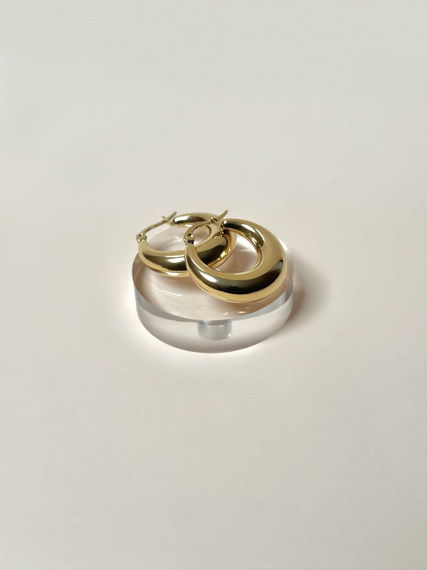 CLASSY BELLA hoops