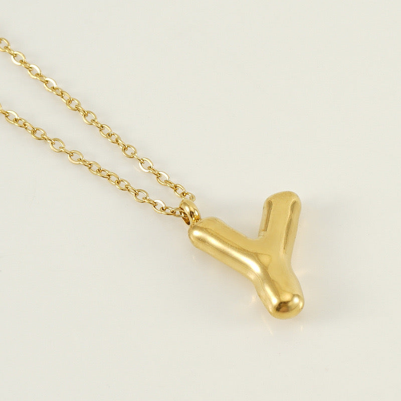 BALLOON INITIAL necklace
