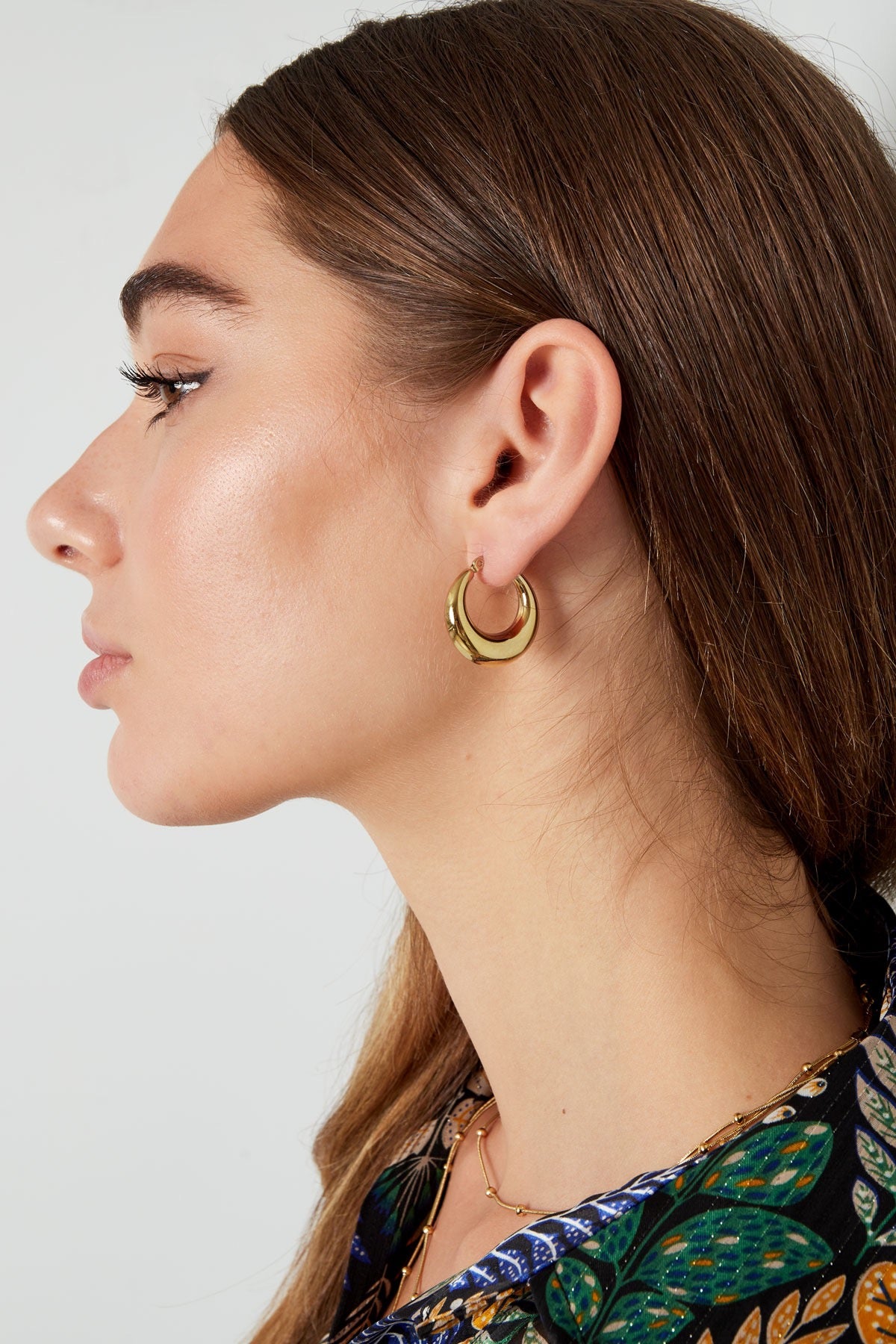 CLASSY BELLA hoops