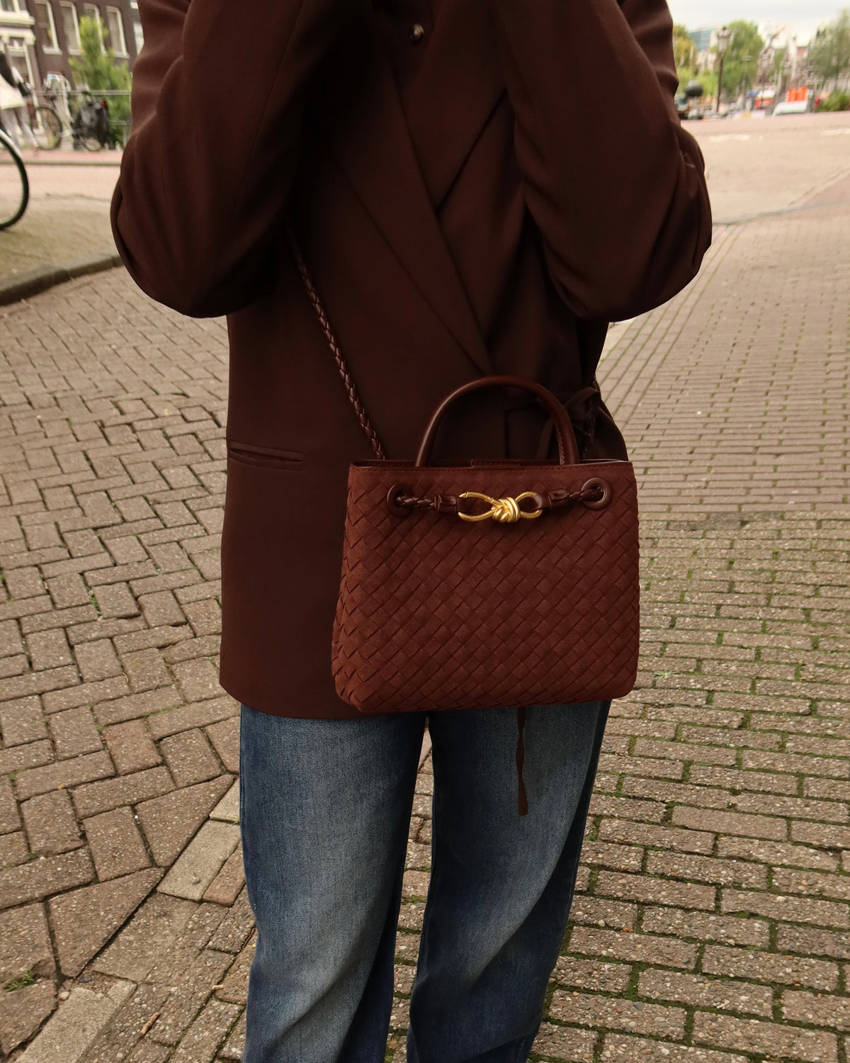 WOVEN VELOUR BAG brown