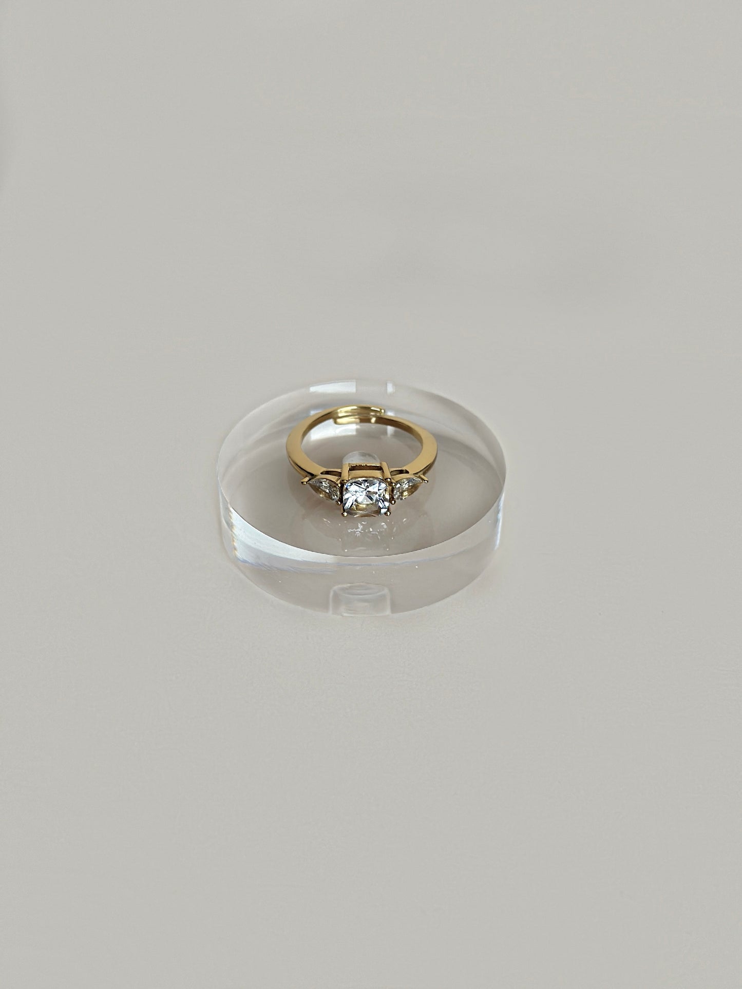 DIANA ring